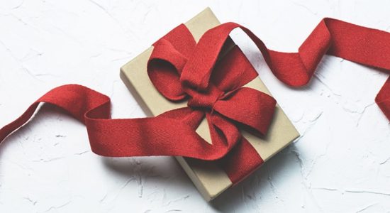 How to choose a gift for everyone on any occasion - comingsoon.ae