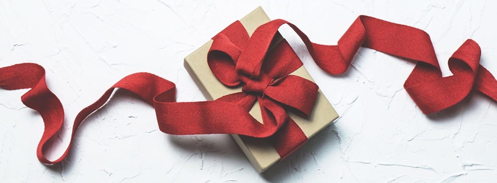 How to choose a gift for everyone on any occasion - Coming Soon in UAE
