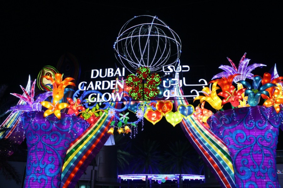 Dubai Garden Glow – a Luminous Desert Mirage