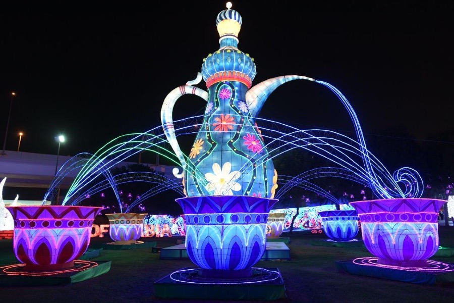 Dubai Garden Glow – a Luminous Desert Mirage