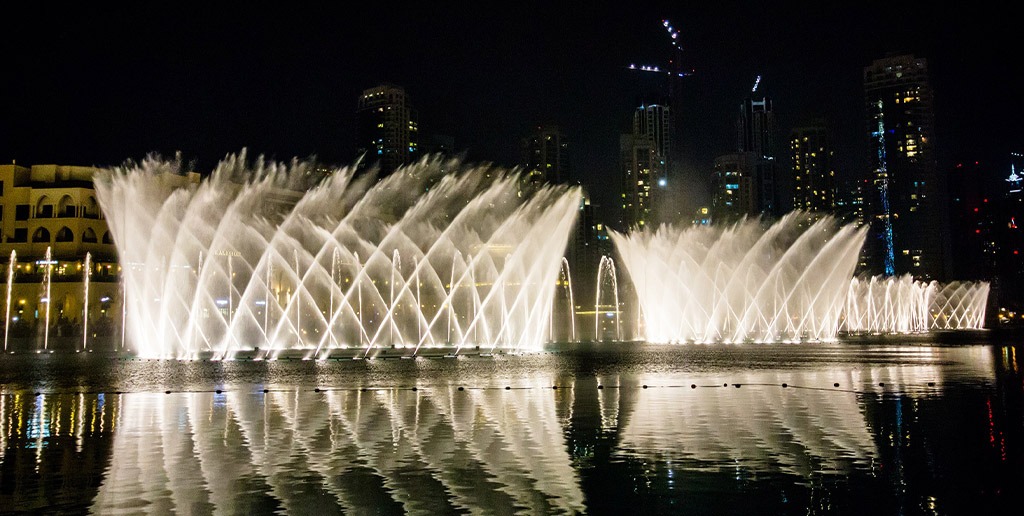 Dubai Dancing Fountain Show