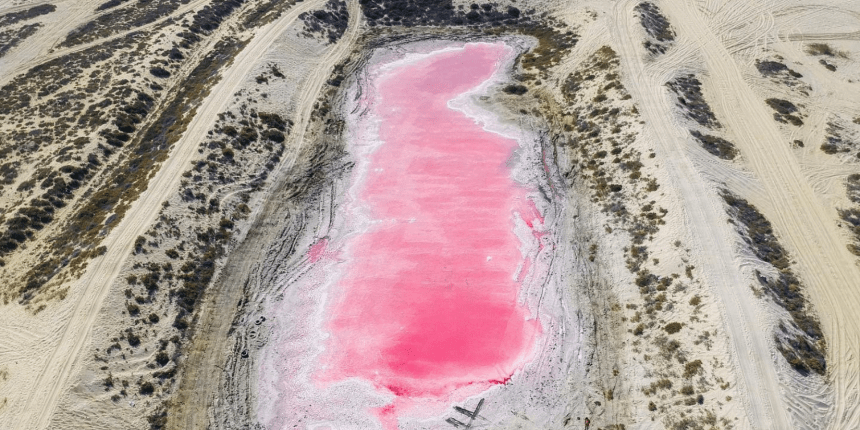 Pink lake ras al khaimah