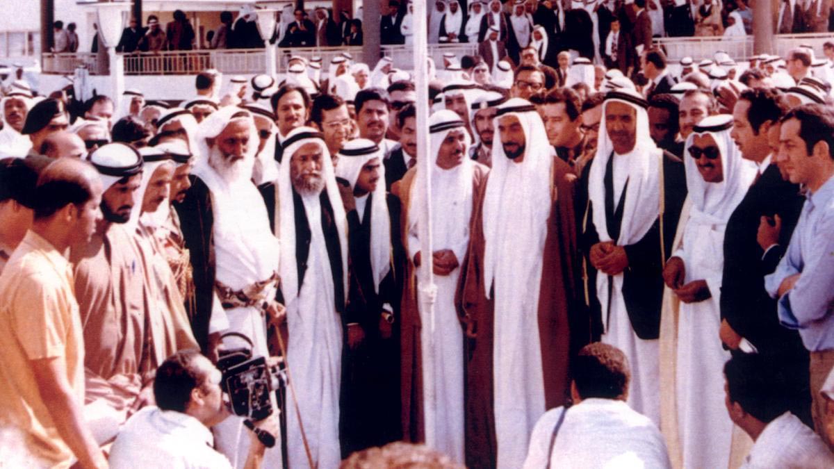 Sheik Zayed and other people on the UAE flag day