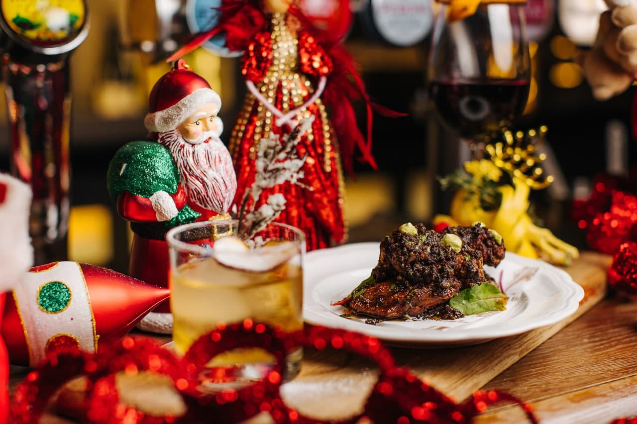 festive table