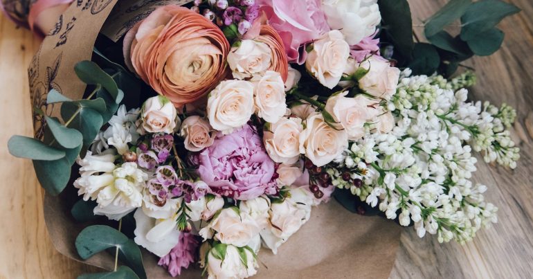 4 Hassle-Free Ways to Keep Your Cut Flowers Fresh - Coming Soon in UAE