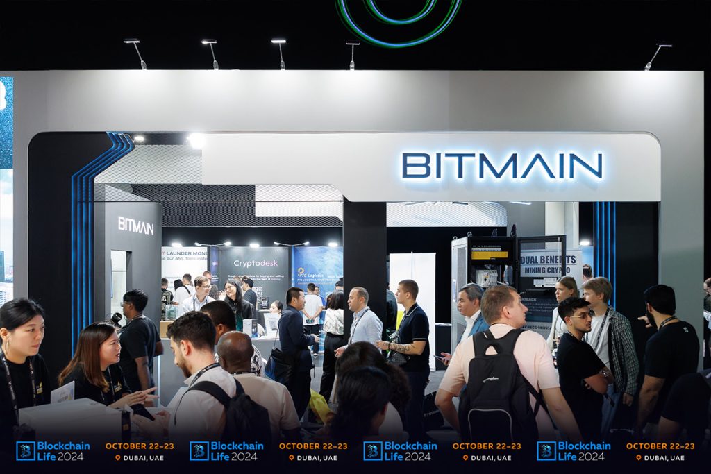 The exhibition of crypto companies featured 125 amazingly beautiful booths. 