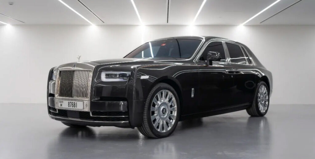 comingsoon.ae-rent-rolls-royce-in-dubai-for-special-occasions-2025-11-17_00-30-28_189065