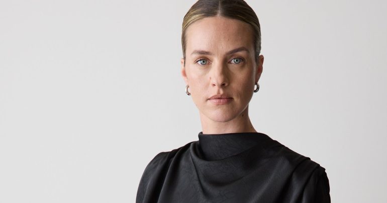 Key Features to Consider When Shopping for Fashionable Robes - Coming Soon in UAE